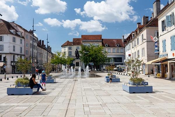 Detente Au Centre-Ville - Lons-Le-Saunier Exterior photo